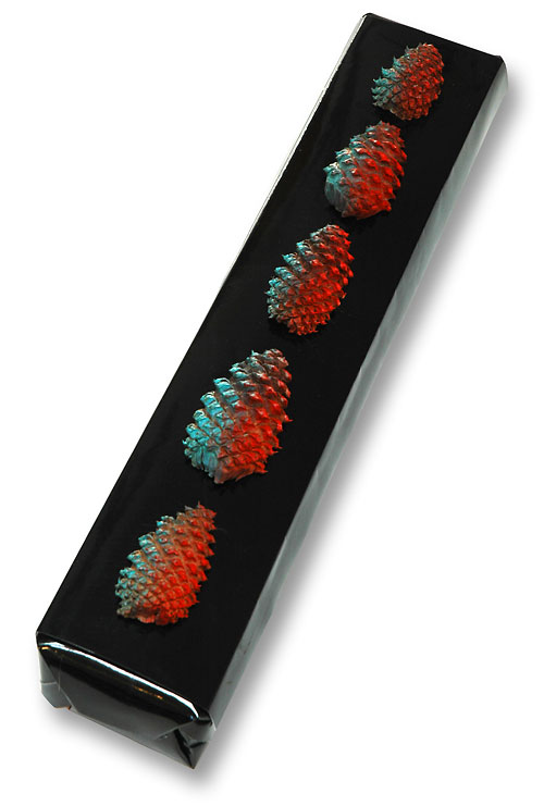 pine cone wrap black